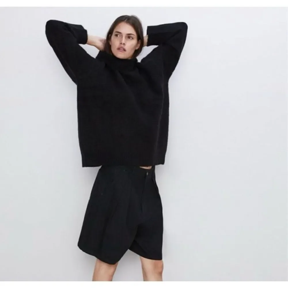 ✨Black Zara Oversized Chunky Knit Crew
Neck Long Sleeve Sweater✨ - Picture 3 of 9